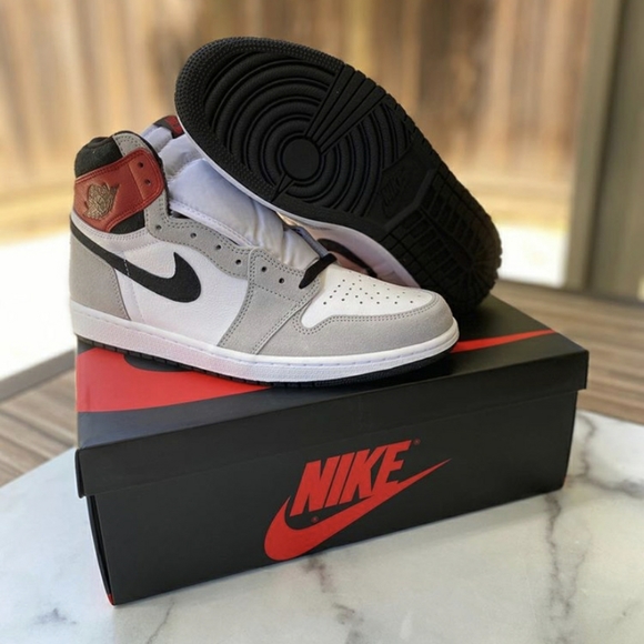 Light smoke Grey Jordan 1\'s